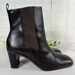 Tommy Hilfiger Heeled boots size 7.5M Dark Brown 90s Y2K  classy equestrian Old